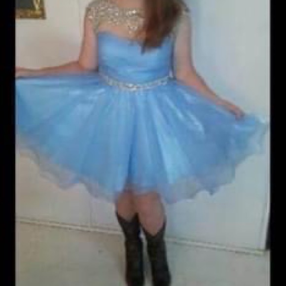 Prom dress - Picture 3 of 3